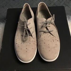 Rockport Beige Suede Flats